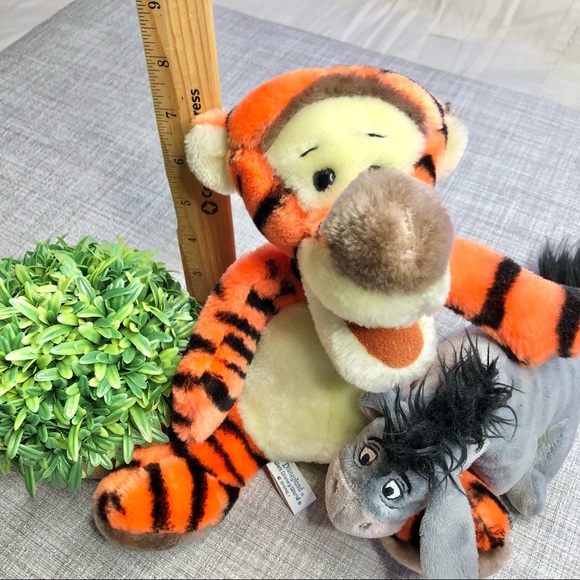 Aden & Anais Pooh muslin swaddle / Disneyland plush Pooh, Tigger, Eeyore bundle - Picture 7 of 9